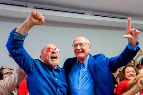 Com virada histórica, Lula é eleito presidente do Brasil pela quarta vez