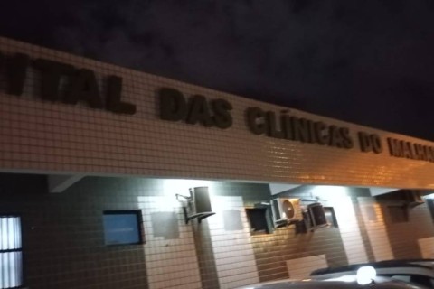 Pacientes e acompanhantes estão na BRONCA COM a COCI, Curativo de perna de paciente é improvisado com pedaço de fralda por falta de material na COCI em Ilhéus
