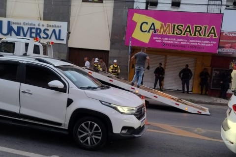 Prefeitura de Ilhéus faz vista grossa para ônibus sucateados, mas pesa a mão contra transporte alternativo